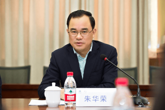 朱华荣 全国人大代表，长安汽车党委书记、董事长